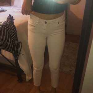 WHITE CROPPED JEANS